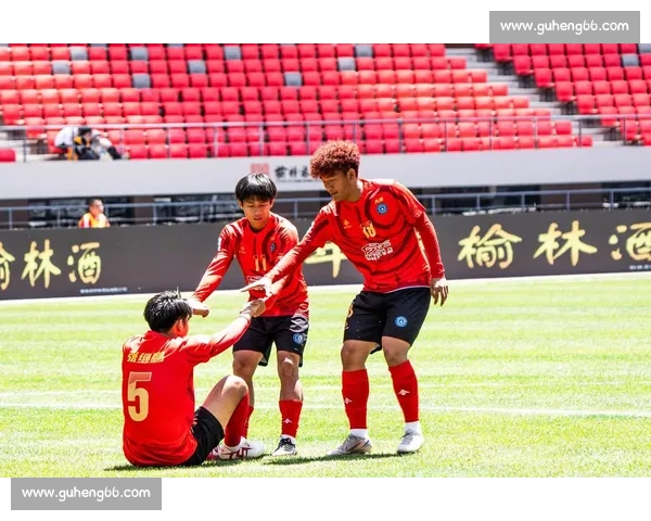 鲜衣怒马少年时，眼底燃着足球光